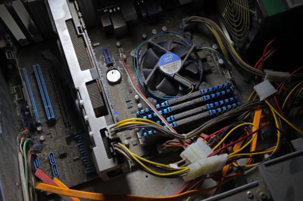 清理電腦內部灰塵