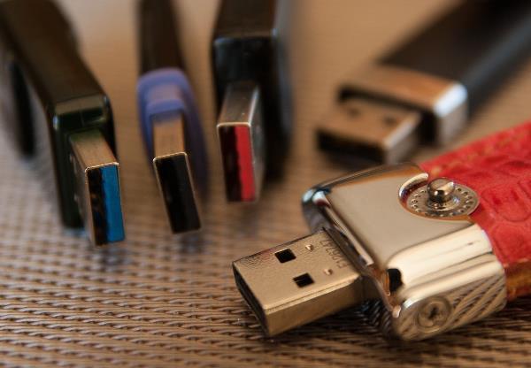 尋求專(zhuān)業(yè)數(shù)據(jù)恢復(fù)服務(wù)