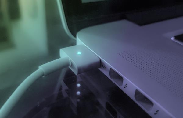 檢查電源與連接線是否牢靠