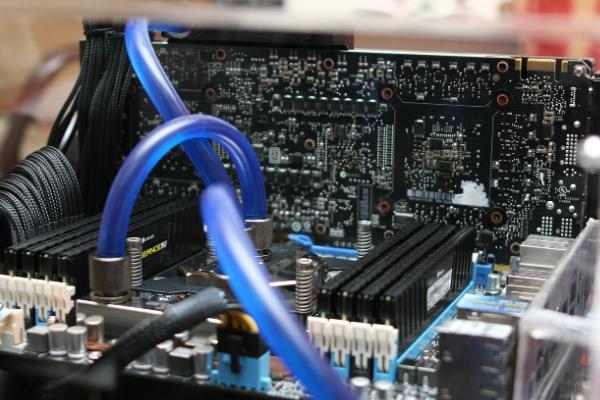 檢查內(nèi)存條