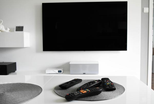 用電視盒子連接顯示器