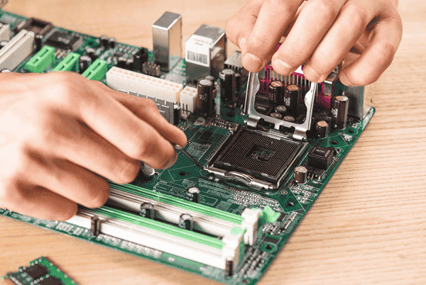 檢查主機內(nèi)部的顯卡與內(nèi)存