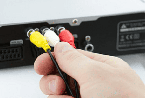 連接艾肯聲卡與電腦 連接艾肯聲卡與電腦